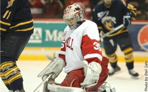 Clean-up duty–Cornell goalie Mike Garman recorded 36 saves in a 2-1 victory over Quinnipiac Friday night at Lynah Rink. (Photo by Darl Zehr)